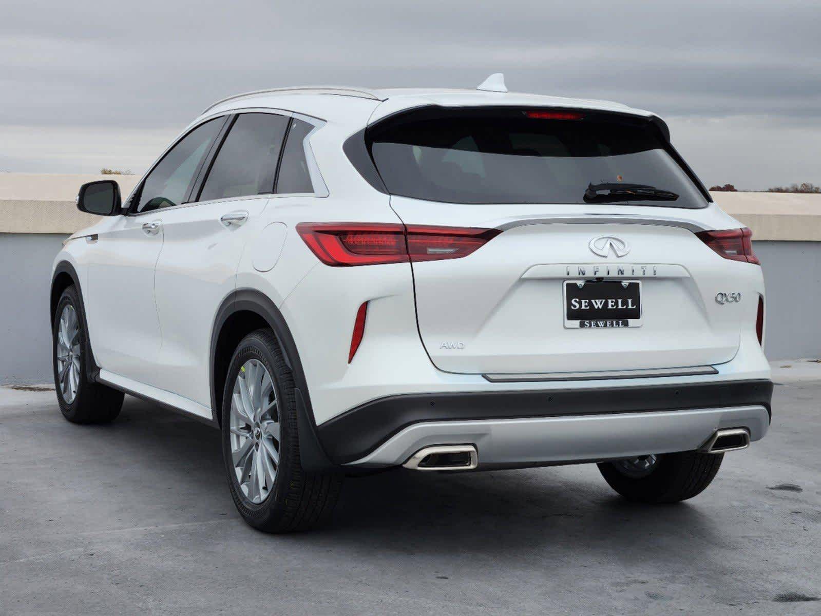 2025 Infiniti QX50 Luxe photo 3