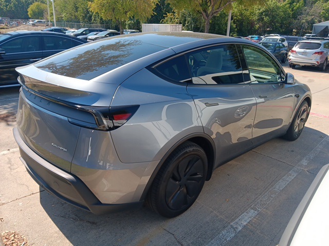 2026 Tesla Model Y Long Range photo 3