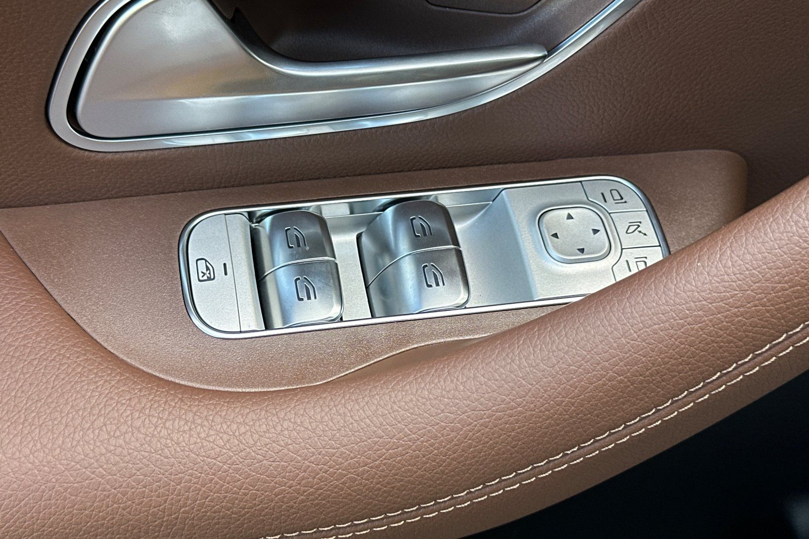 2026 Mercedes Benz GLS 450 4MATIC photo 21