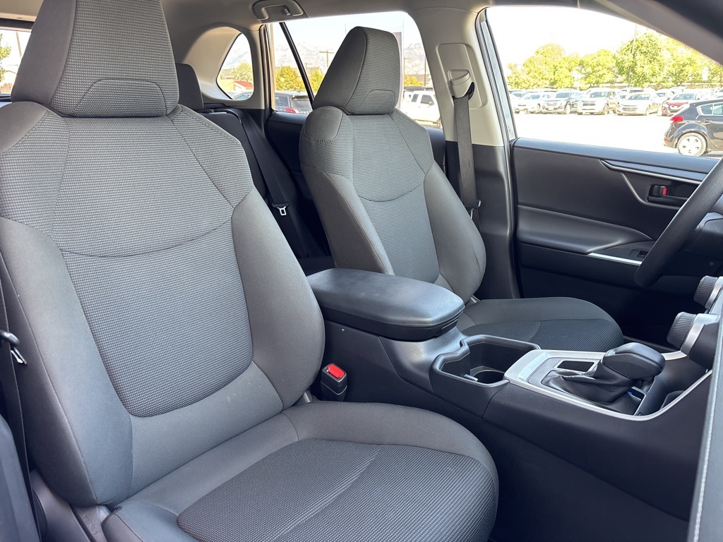 2024 Toyota RAV4 LE photo 14