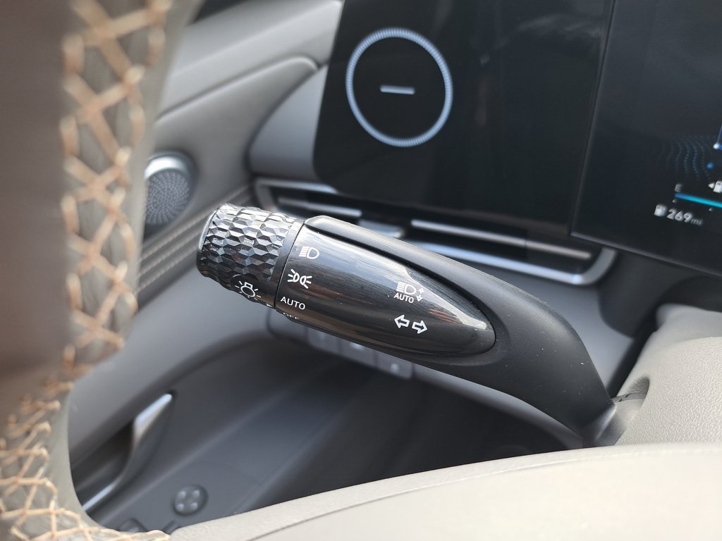 2023 Hyundai Elantra SEL Convenience photo 11