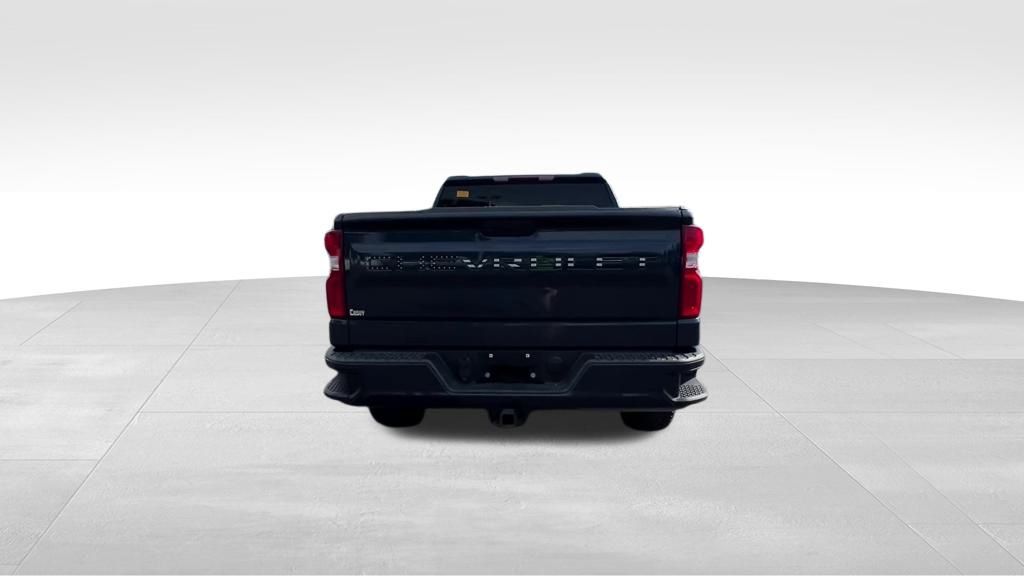 2021 Chevrolet Silverado 1500 Custom photo 3
