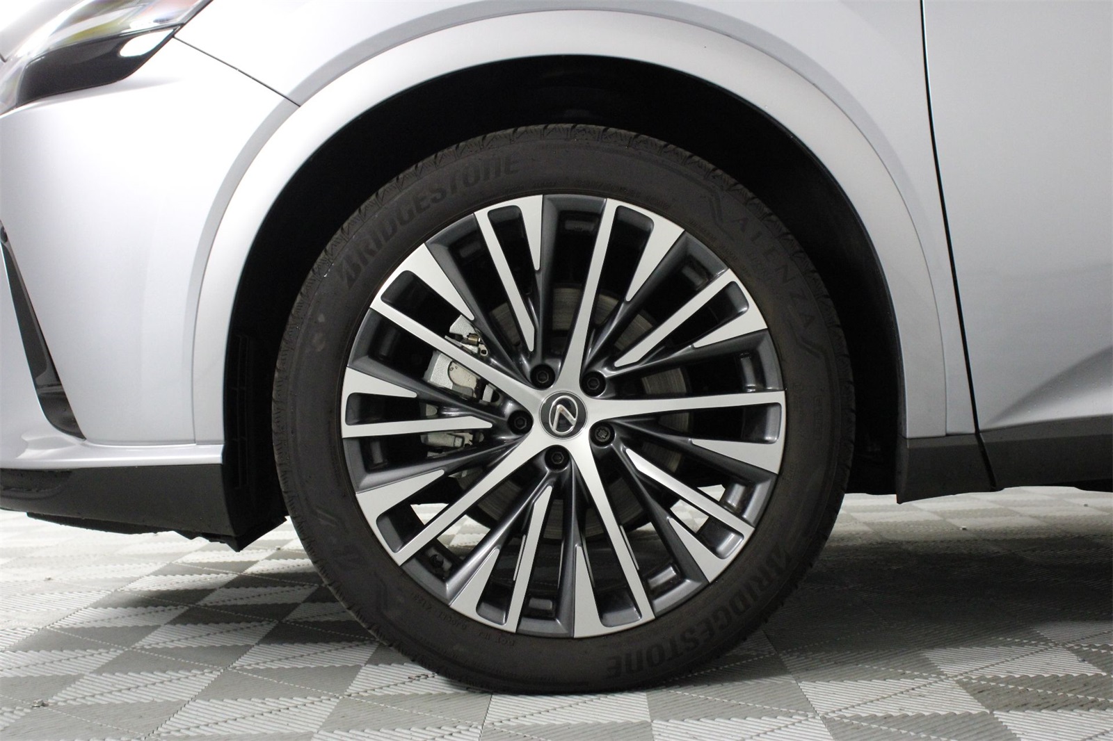 2024 Lexus RX 350 Premium photo 23