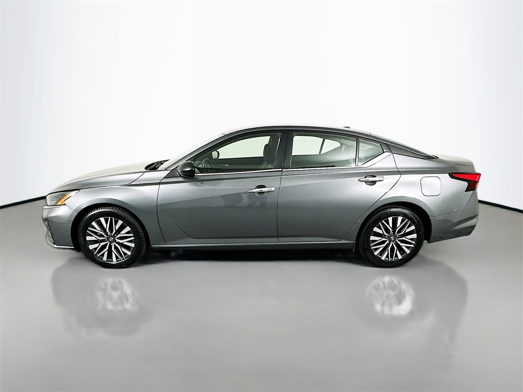 2024 Nissan Altima 2.5 SV photo 4