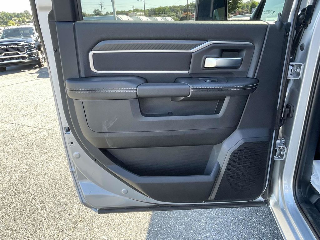 2026 Ram 2500 Big Horn photo 19