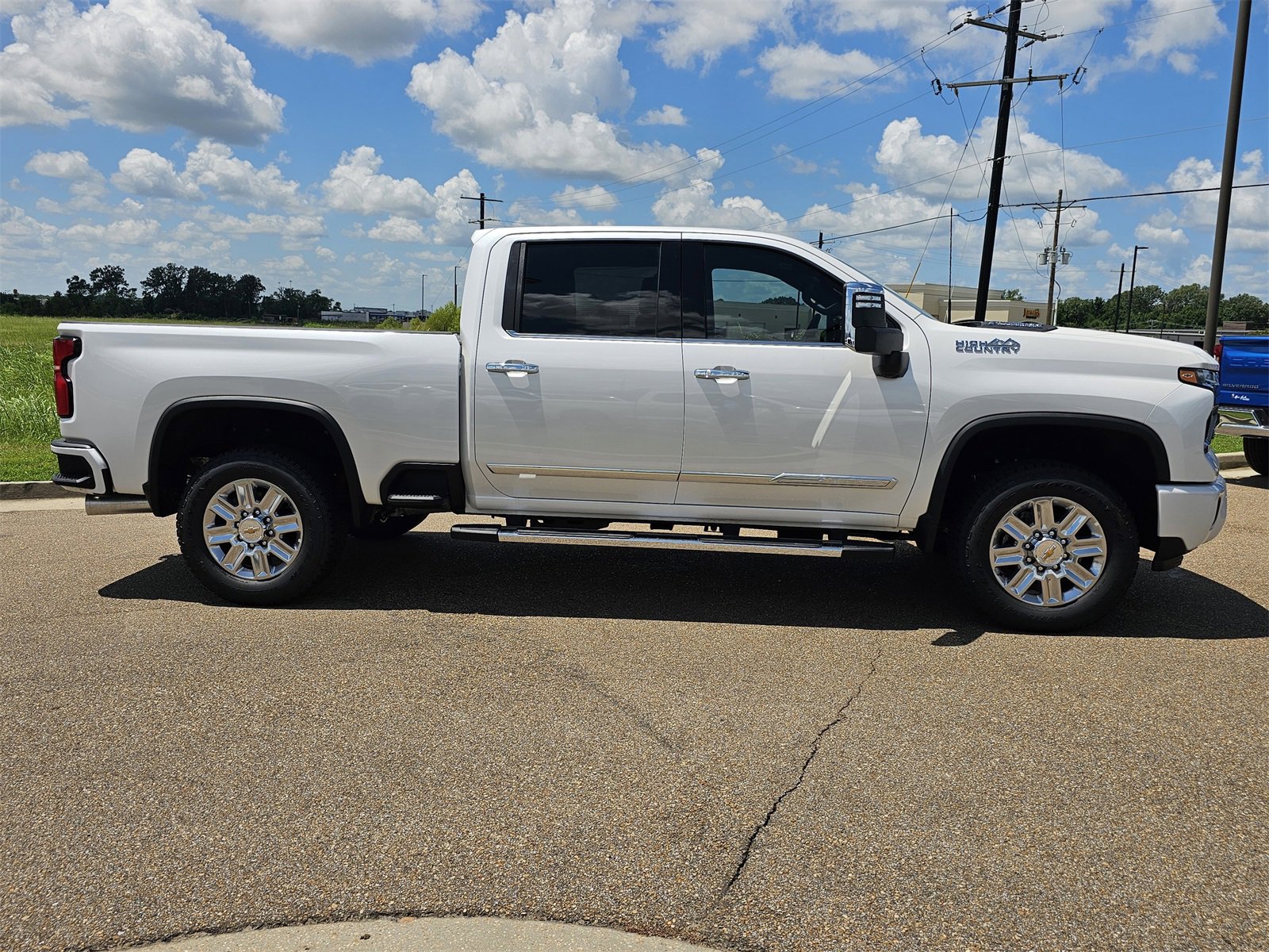 2025 Chevrolet Silverado 2500HD High Country photo 3