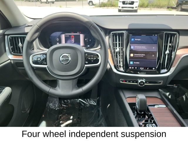 2025 Volvo V60 Cross Country B5 Plus photo 13