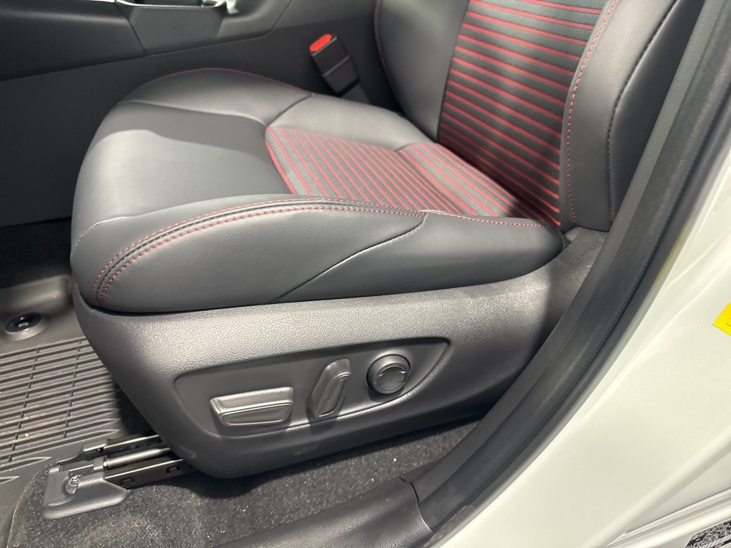 2025 Toyota RAV4 Hybrid XSE photo 30