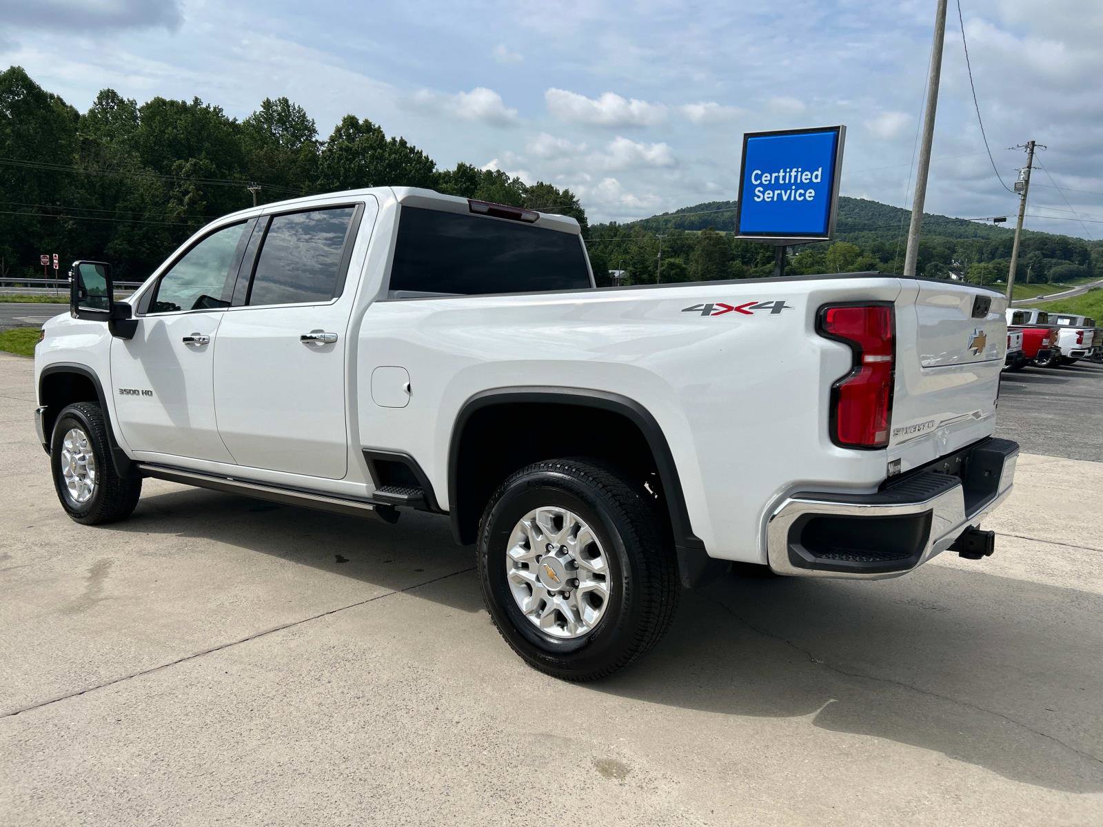 2024 Chevrolet Silverado 3500HD LTZ photo 6