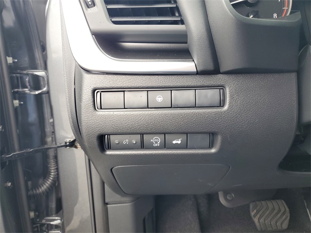 2026 Nissan Rogue SV photo 9