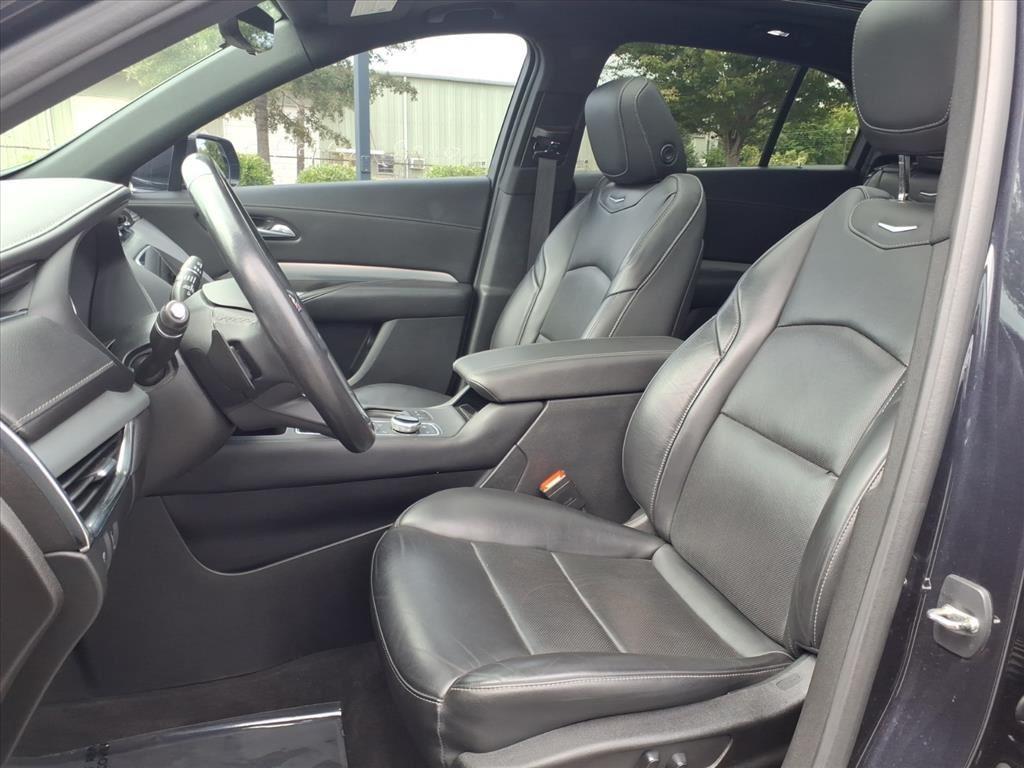 2022 Cadillac XT4 Premium Luxury photo 4