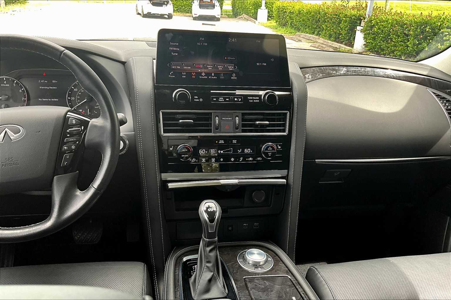 2024 Infiniti QX80 Luxe photo 3