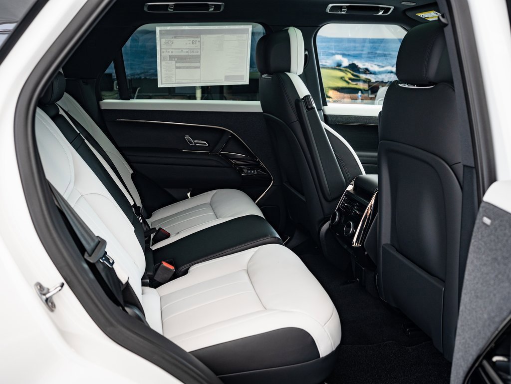 2025 Land Rover Range Rover Sport SE photo 33