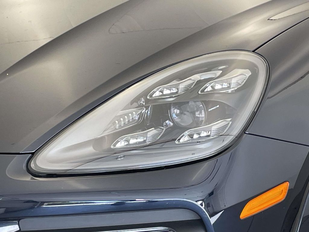 2020 Porsche Cayenne Base photo 13