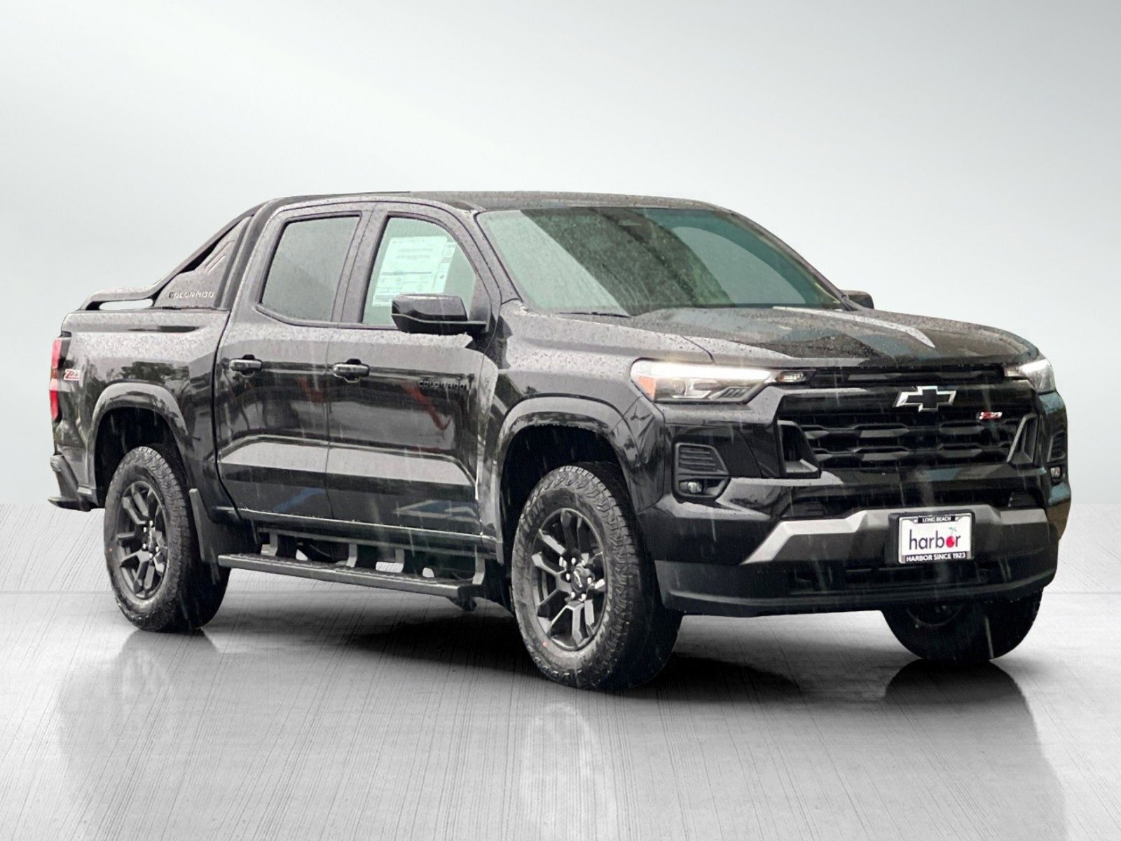2025 Chevrolet Colorado Z71 photo 2