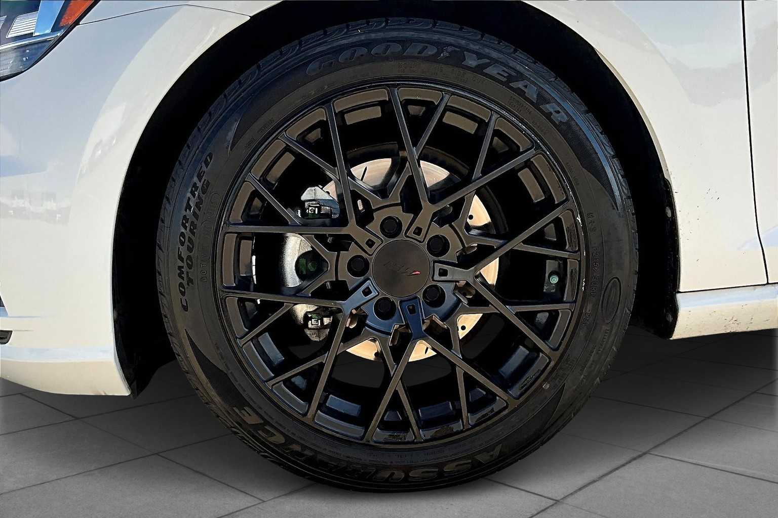 2021 Volkswagen Golf TSI photo 9