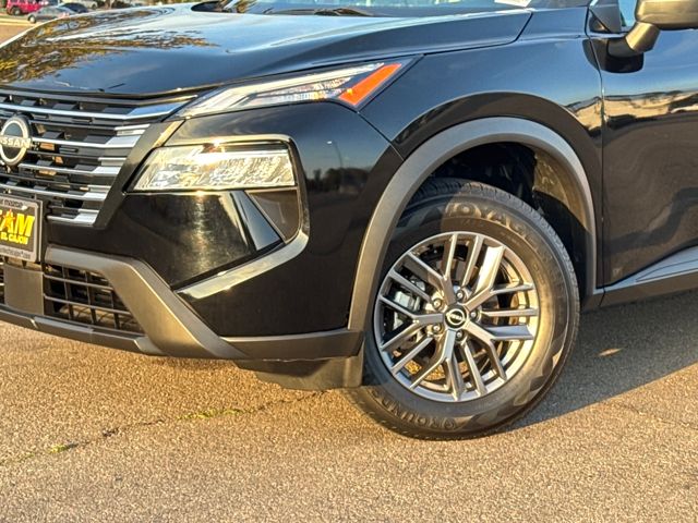 2024 Nissan Rogue S photo 3