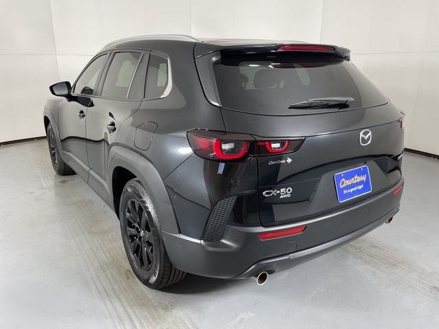 2023 Mazda CX-50 2.5 Preferred Plus photo 3