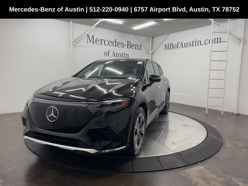2026 Mercedes Benz EQS SUV 450 4MATIC photo 3