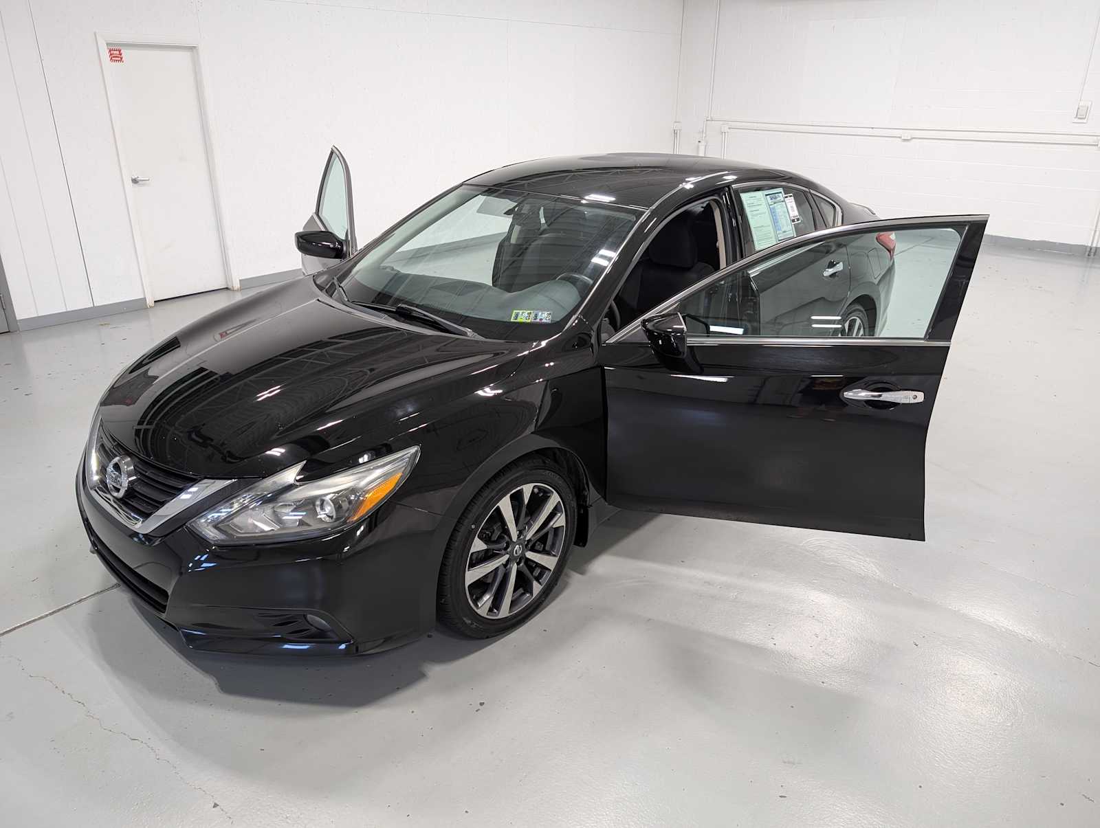 2016 Nissan Altima 2.5 SR photo 15