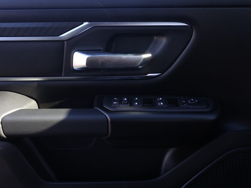 New 2026 Granite Crystal Metallic Clear-Coat Exterior Paint RAM Big Horn/Lone Star image 22