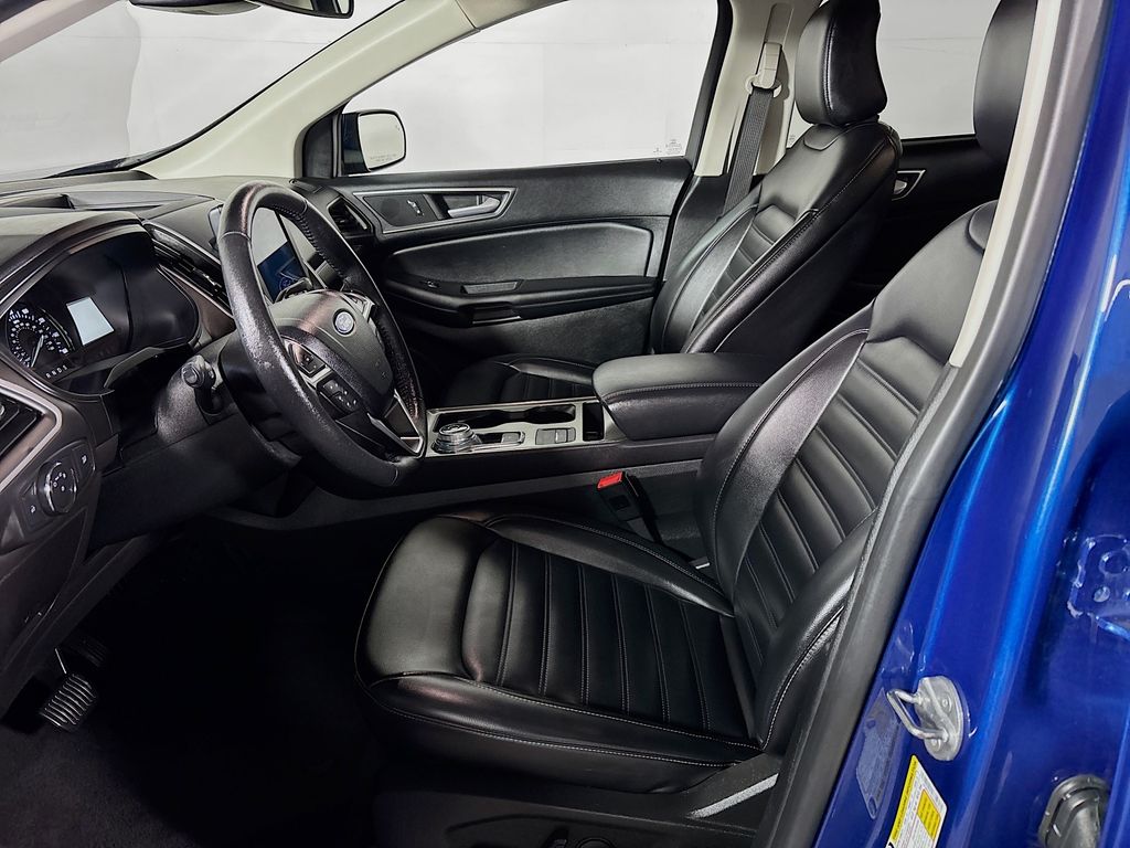 2022 Ford Edge SEL photo 10