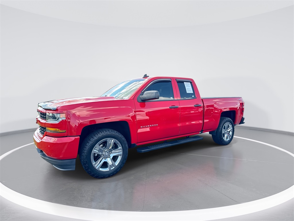 2018 Chevrolet Silverado 1500 Custom photo 5
