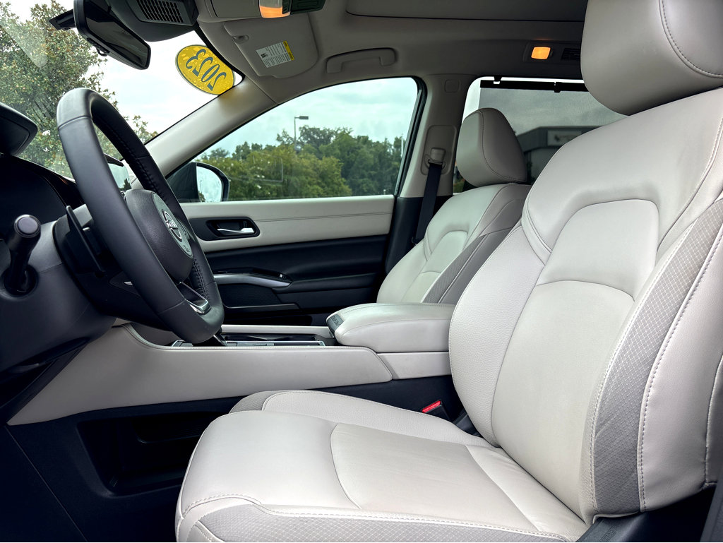 2023 Nissan Pathfinder SL photo 11