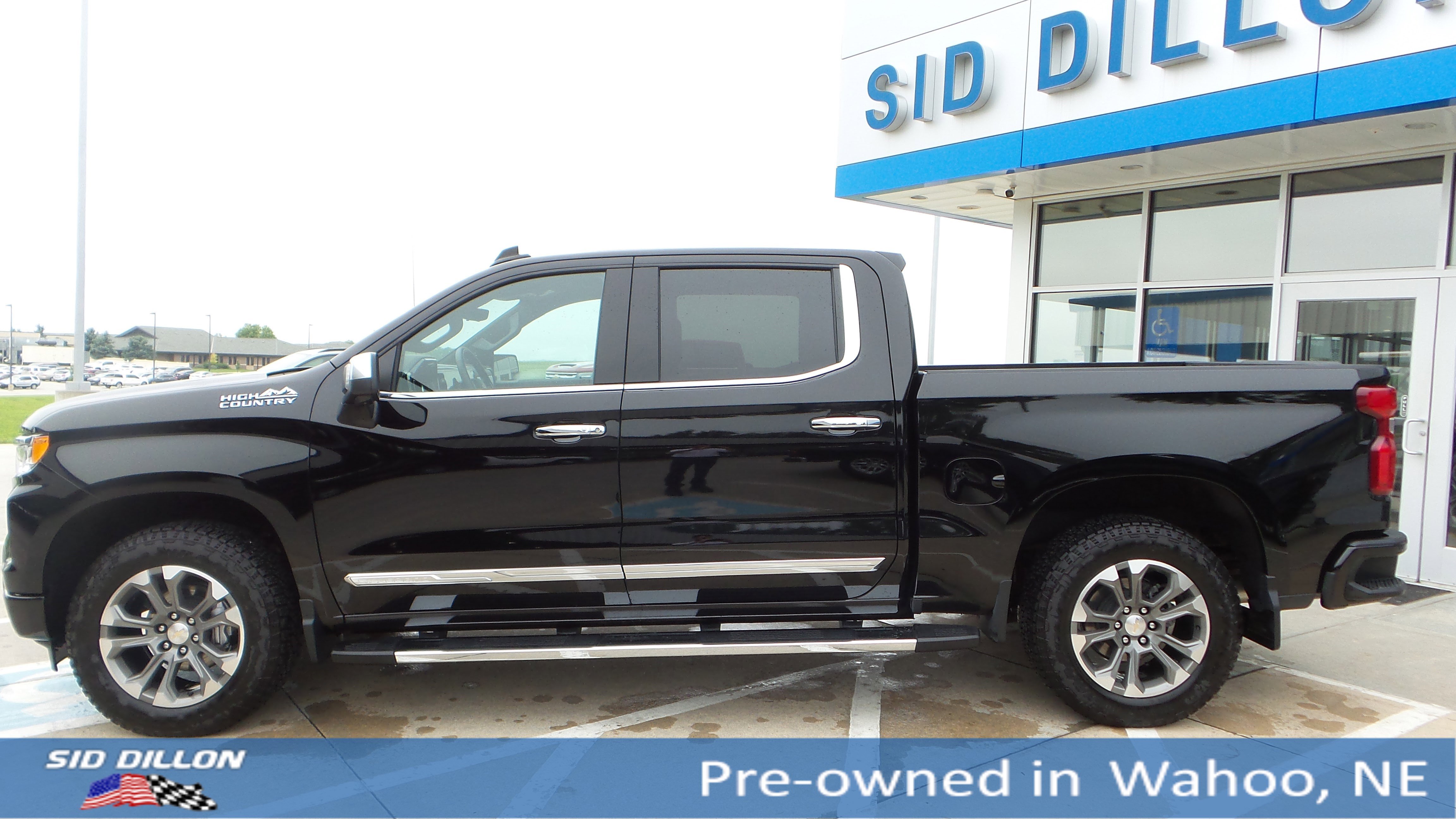 2023 Chevrolet Silverado 1500 High Country Sport photo 2