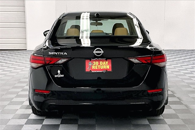 2025 Nissan Sentra SV photo 4