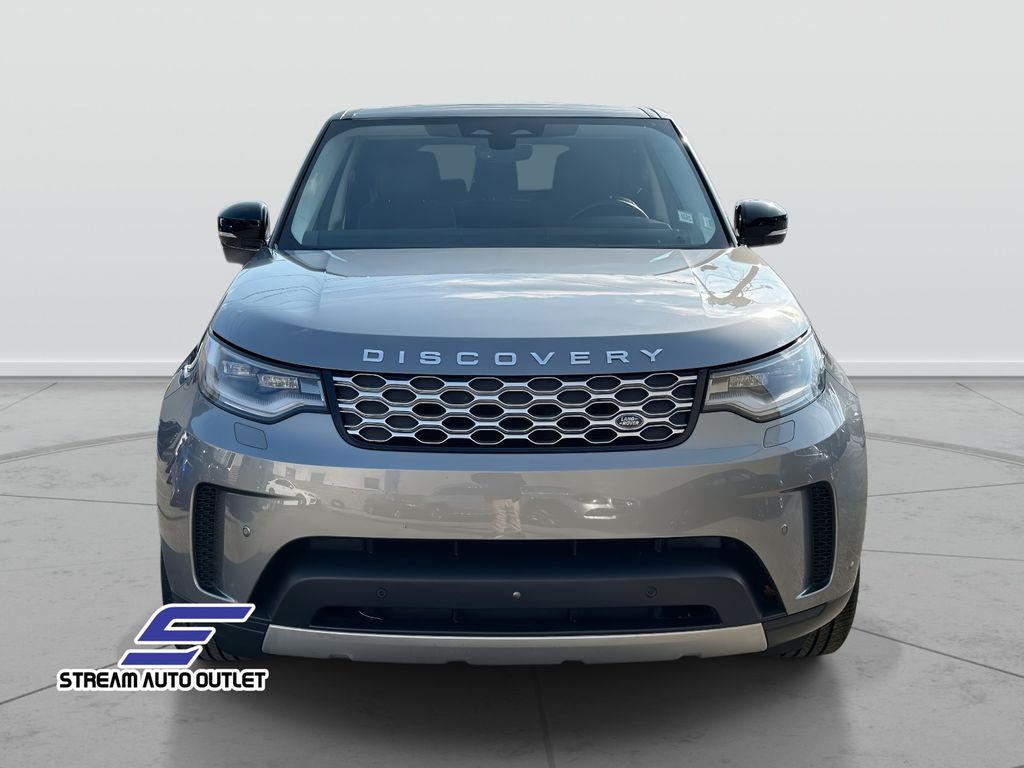 2024 Land Rover Discovery S photo 2