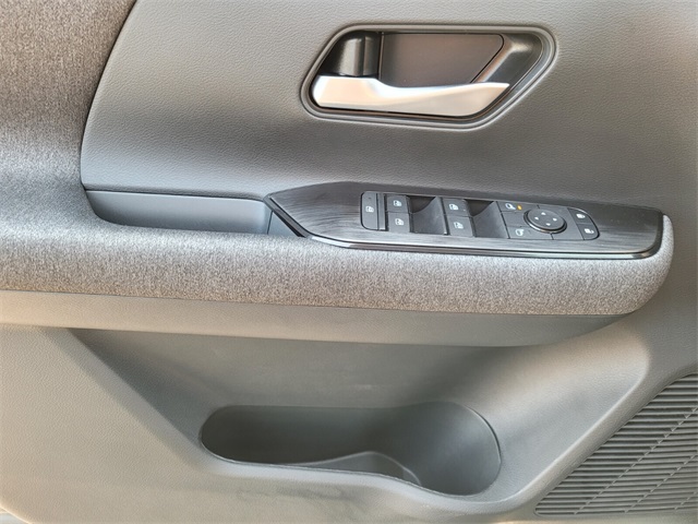 2025 Nissan Kicks SV photo 20
