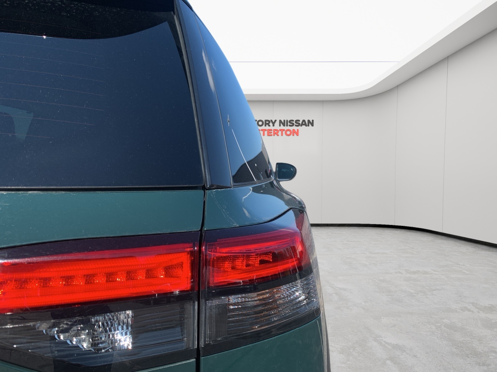 2023 Nissan Pathfinder Platinum photo 5