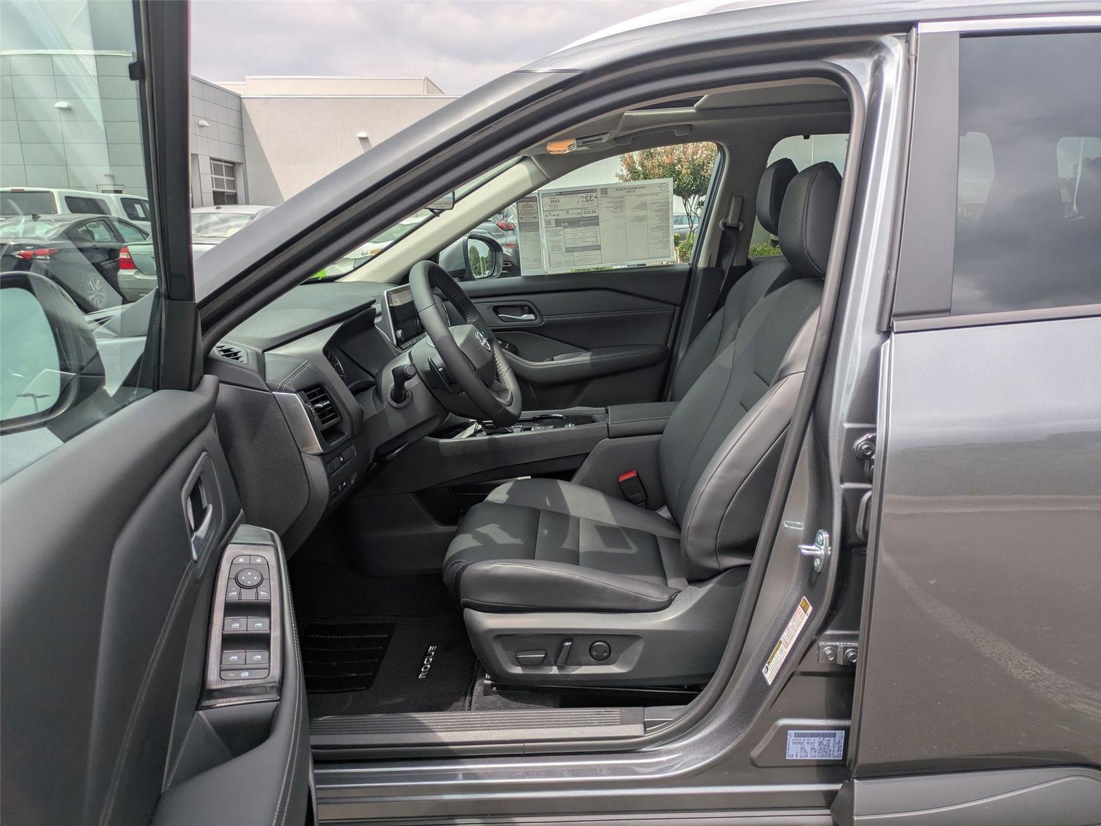 2026 Nissan Rogue SV photo 12