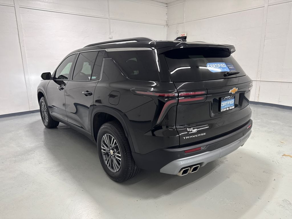 2025 Chevrolet Traverse photo 5