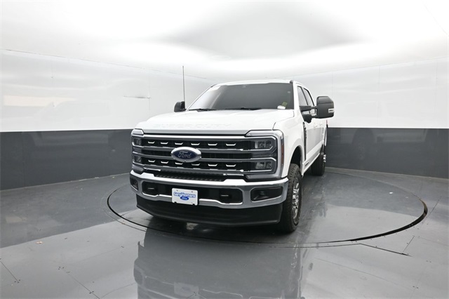 2025 Ford F-350 Lariat photo 3