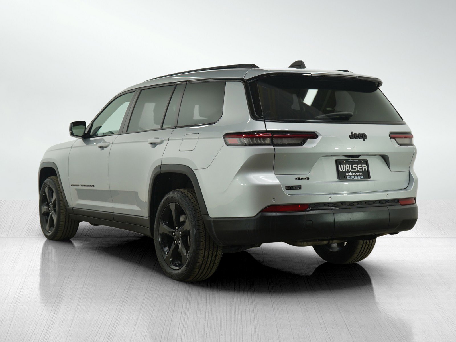 2023 Jeep Grand Cherokee Altitude photo 3