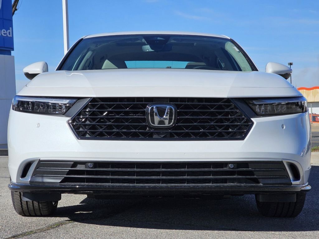 2025 Honda Accord Hybrid Touring photo 3