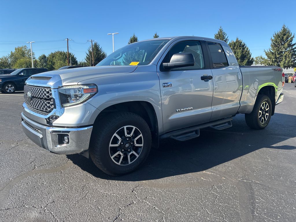 2018 Toyota Tundra SR5 photo 3