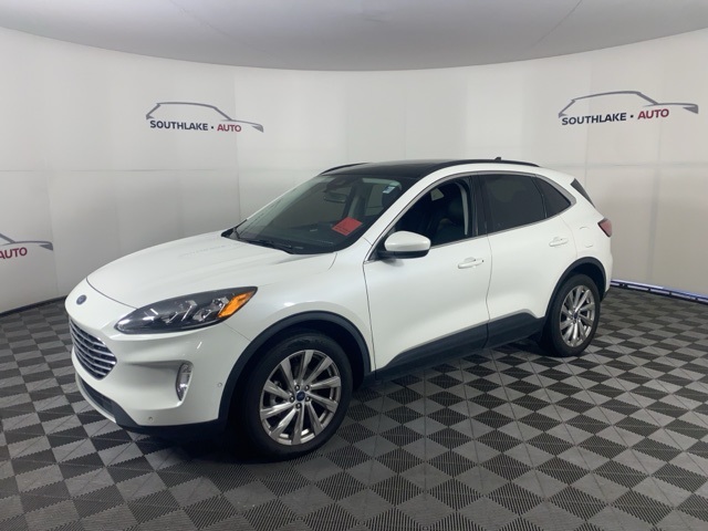 2022 Ford Escape Titanium photo 2