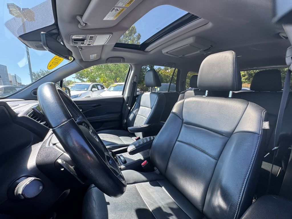 2019 Honda Pilot Touring photo 20
