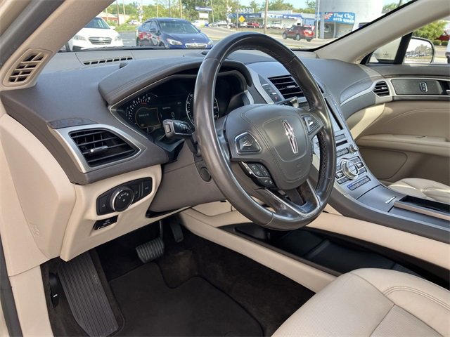 2017 Lincoln MKZ Reserve photo 2
