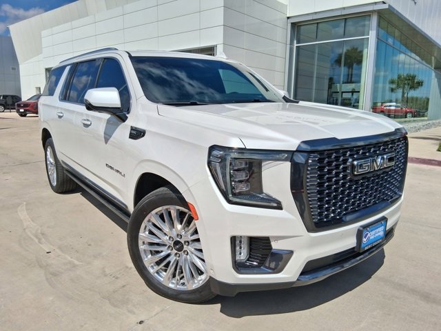 2023 GMC Yukon XL Denali Ultimate's photo