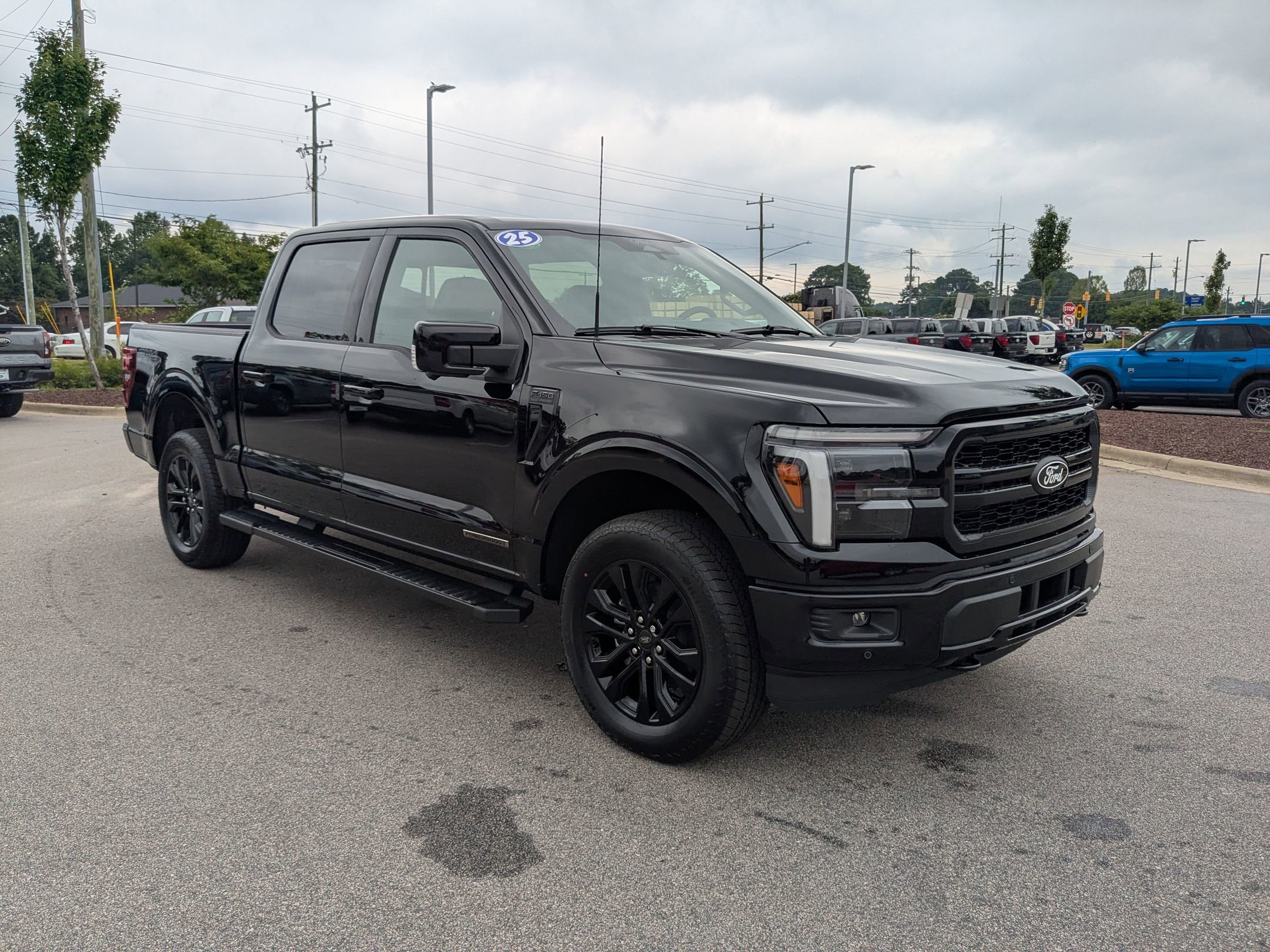 2025 Ford F-150 Lariat photo 5