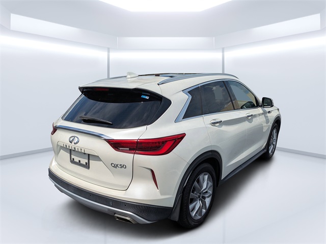2020 Infiniti QX50 Luxe photo 3