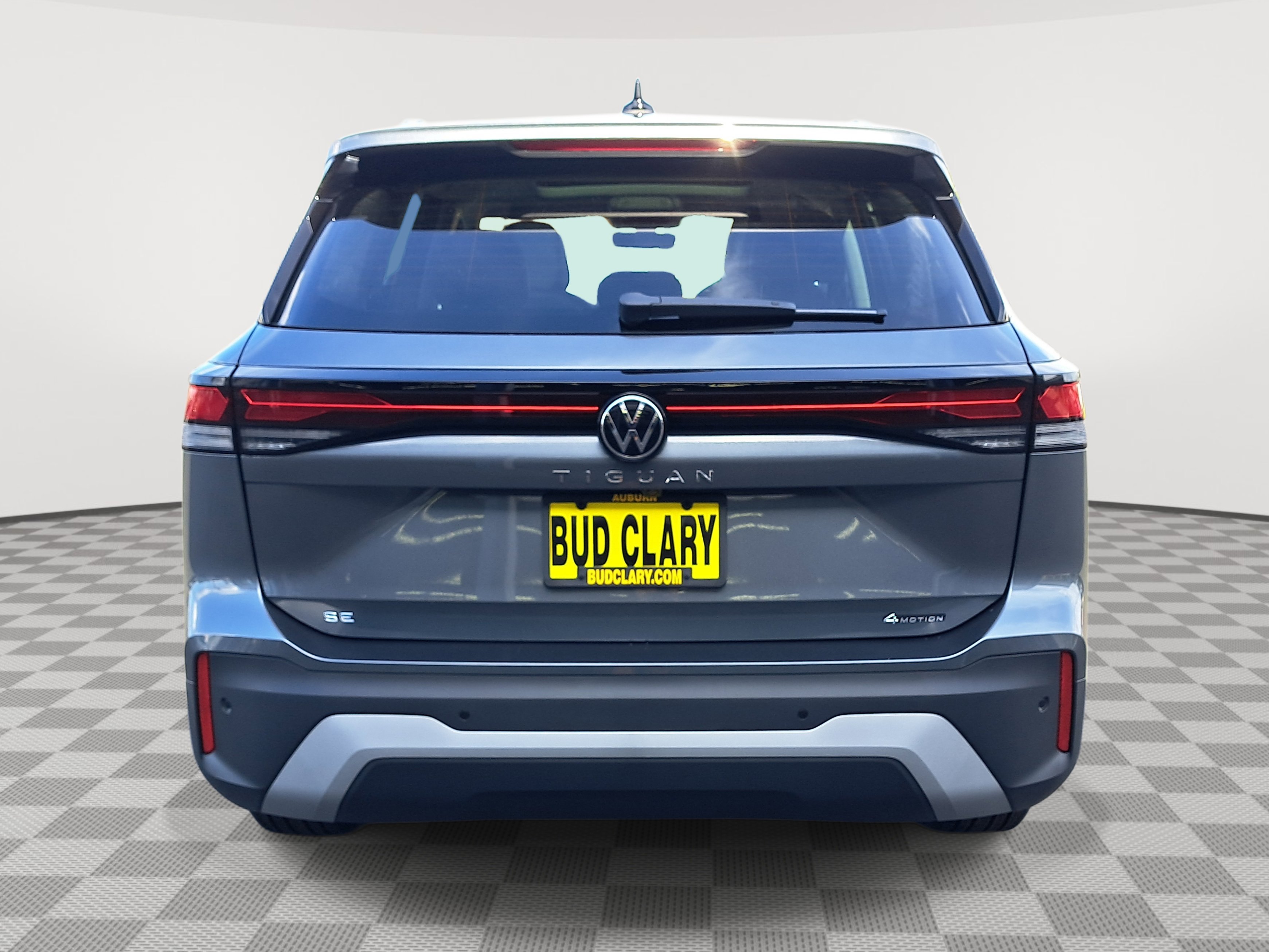 2025 Volkswagen Tiguan SE photo 4