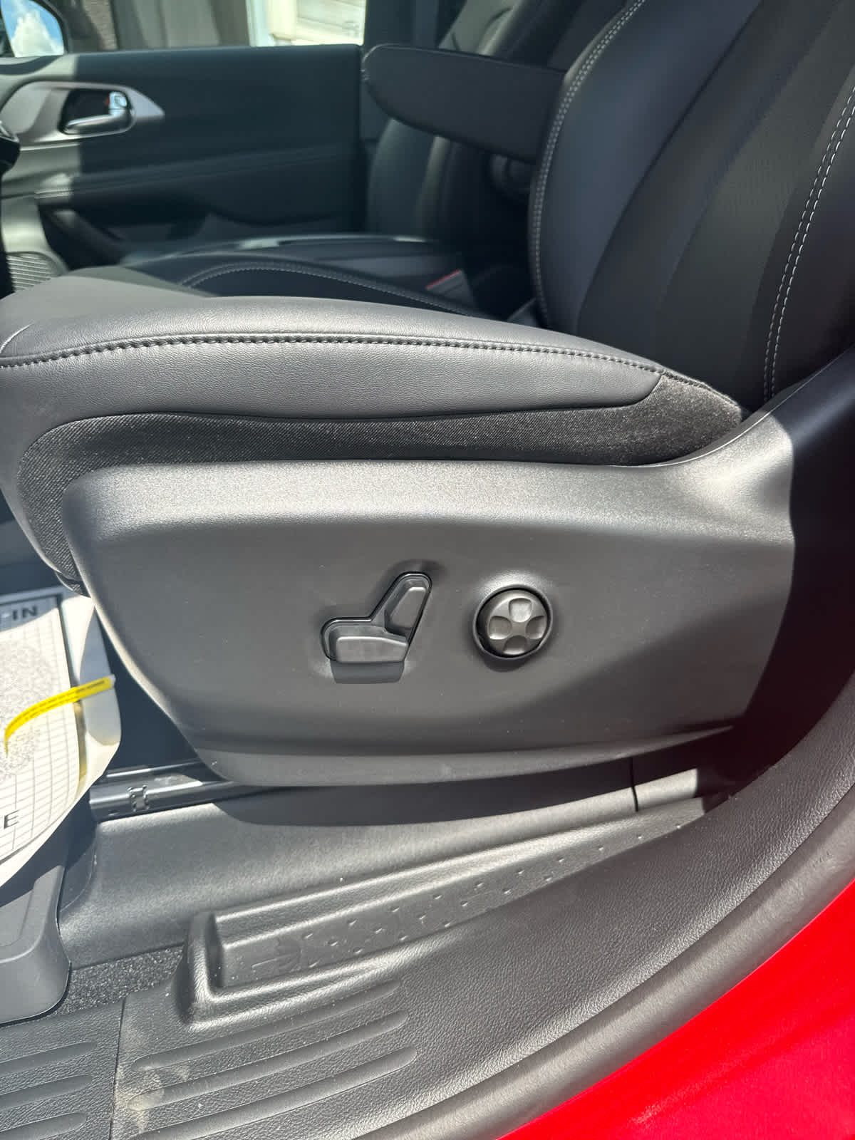 2026 Chrysler Voyager LX photo 17