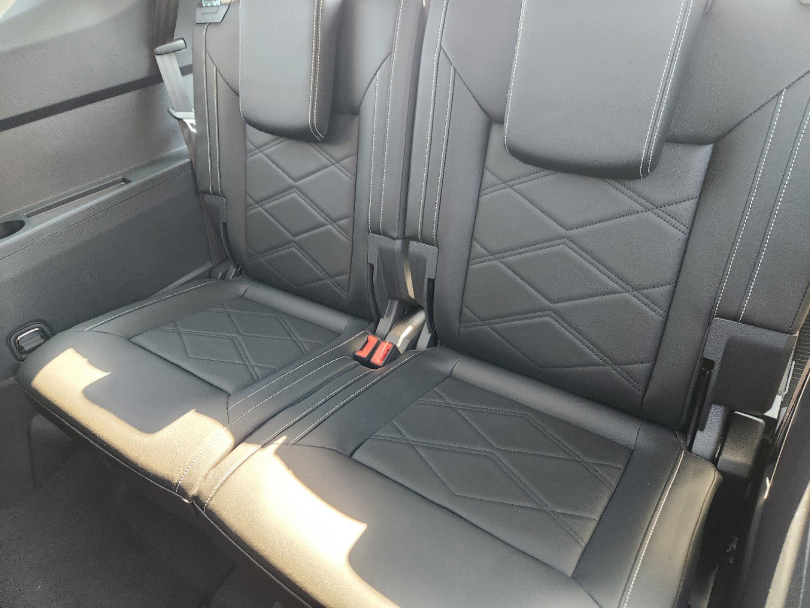 2025 Volkswagen Atlas SE Technology photo 18