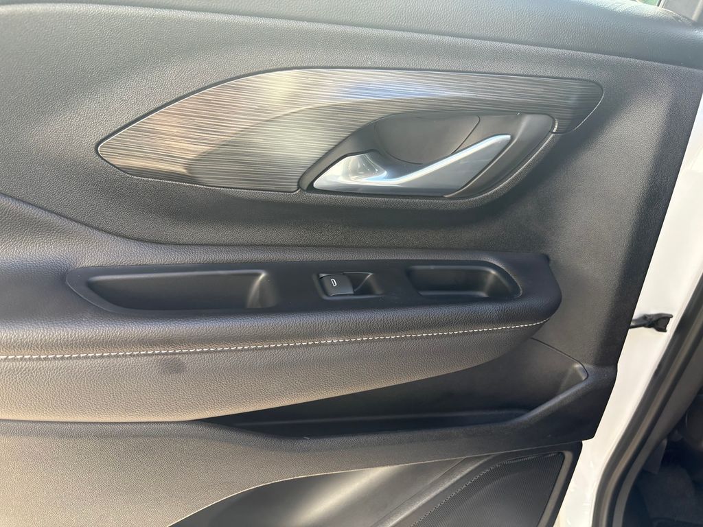 2022 Gmc Terrain SLE photo 26