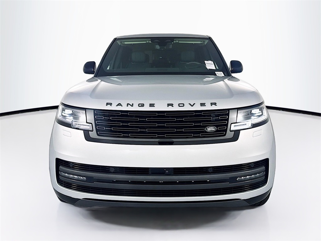 2025 Land Rover Range Rover SE photo 2